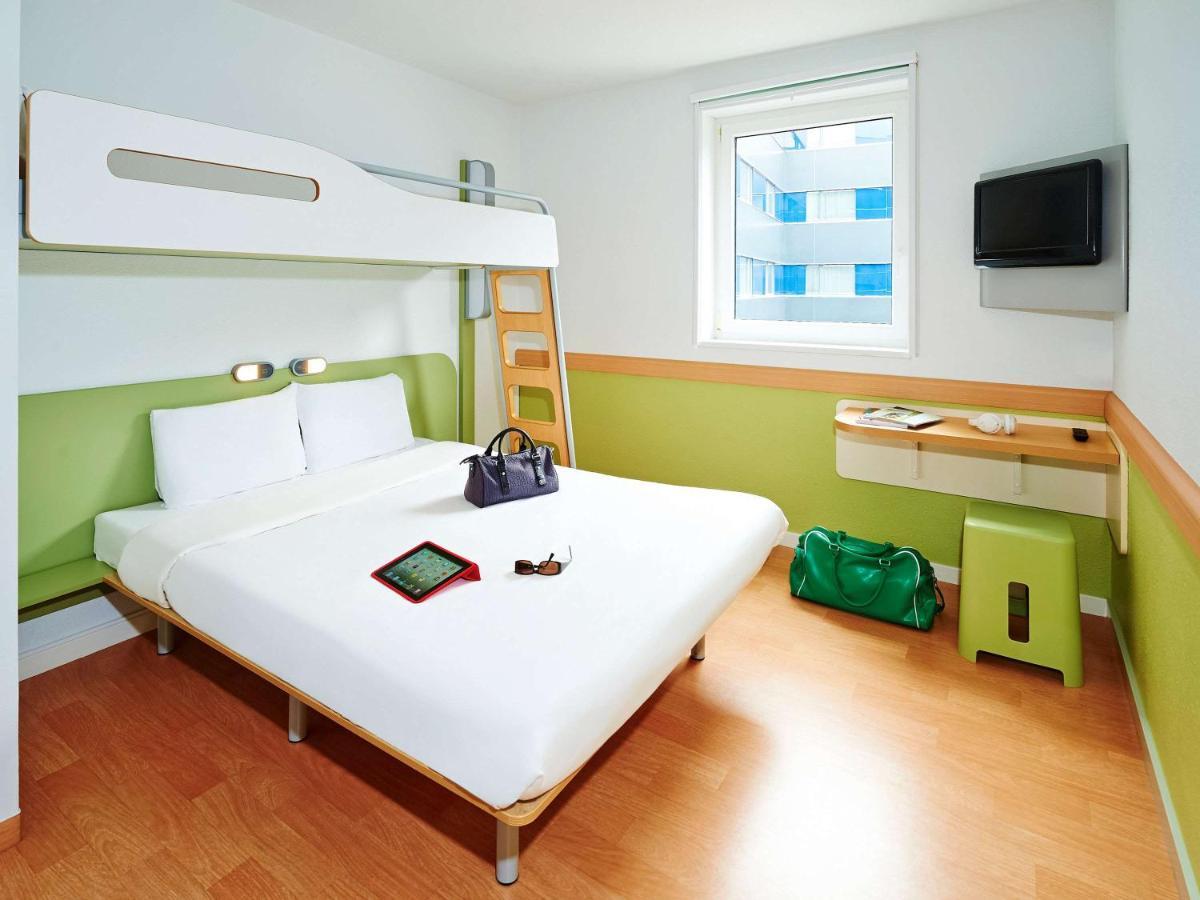 Ibis Budget Понтиви Екстериор снимка