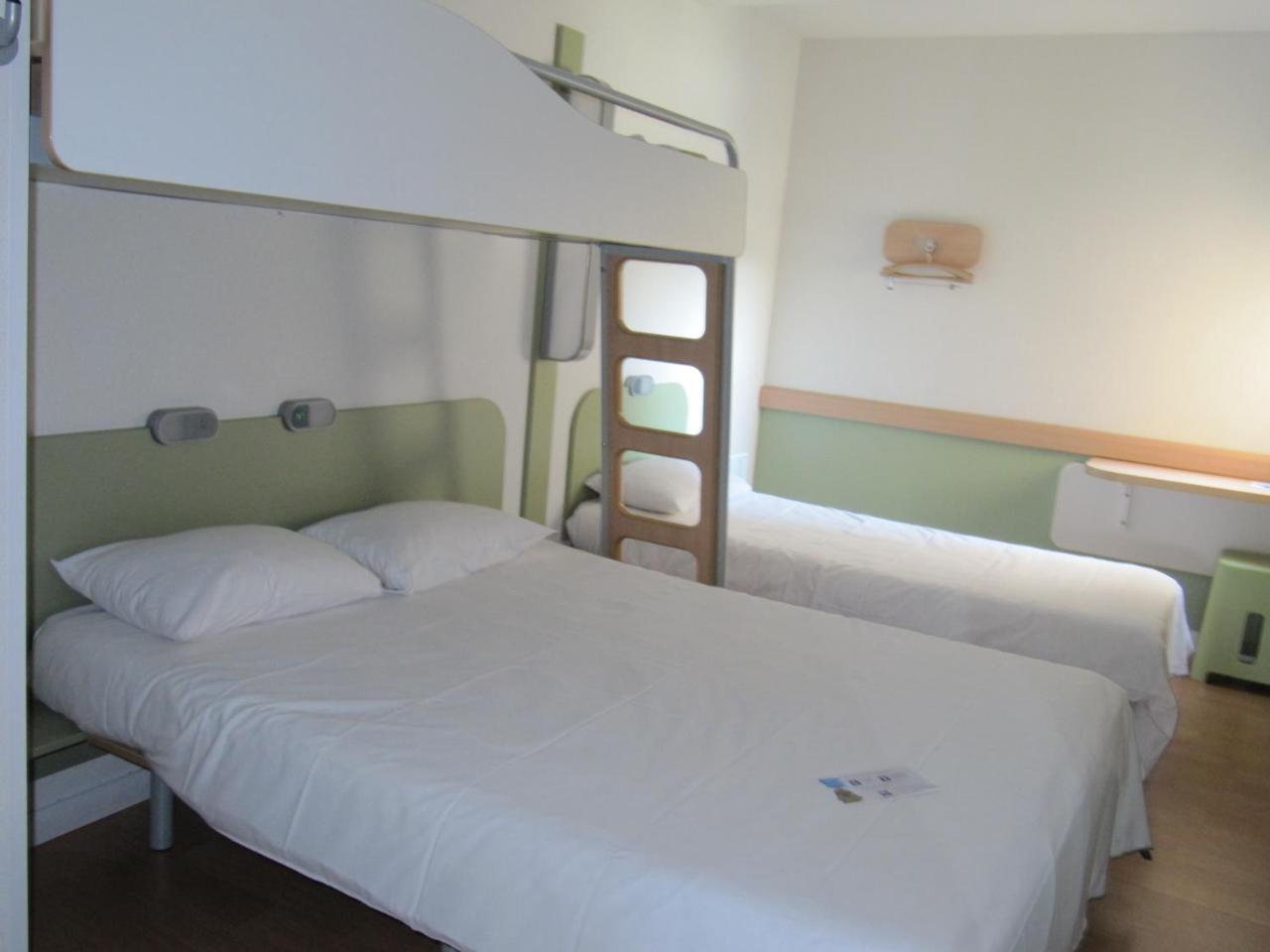 Ibis Budget Понтиви Екстериор снимка