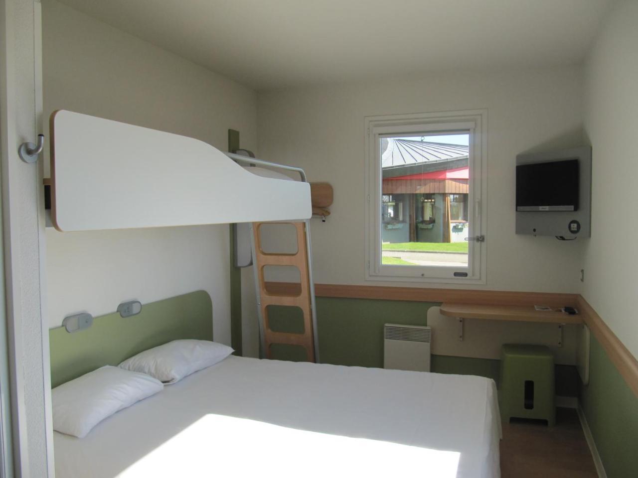 Ibis Budget Понтиви Екстериор снимка